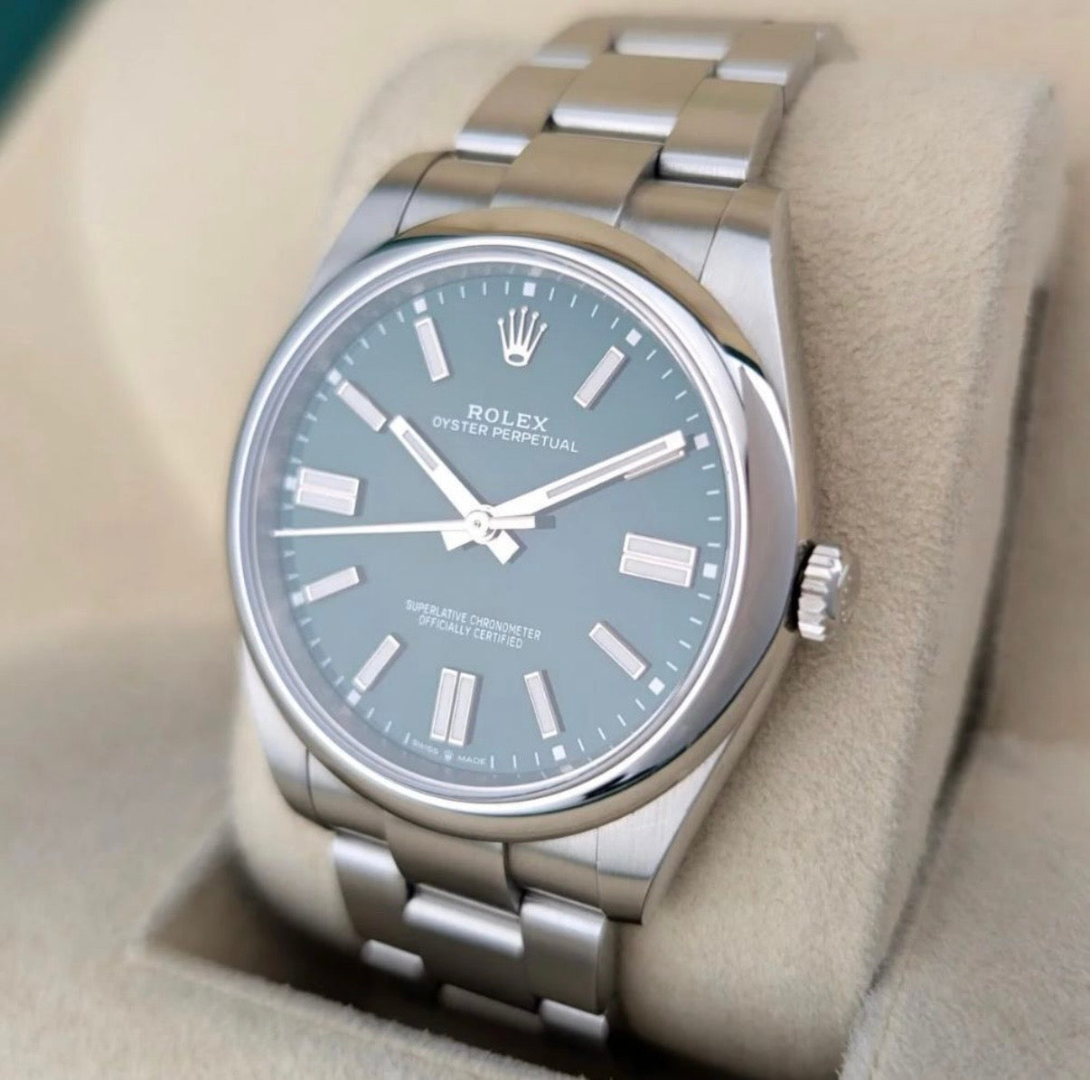 Rolex Oyster Perpetual 41 Green Dial 124300 – 2023 Full Set