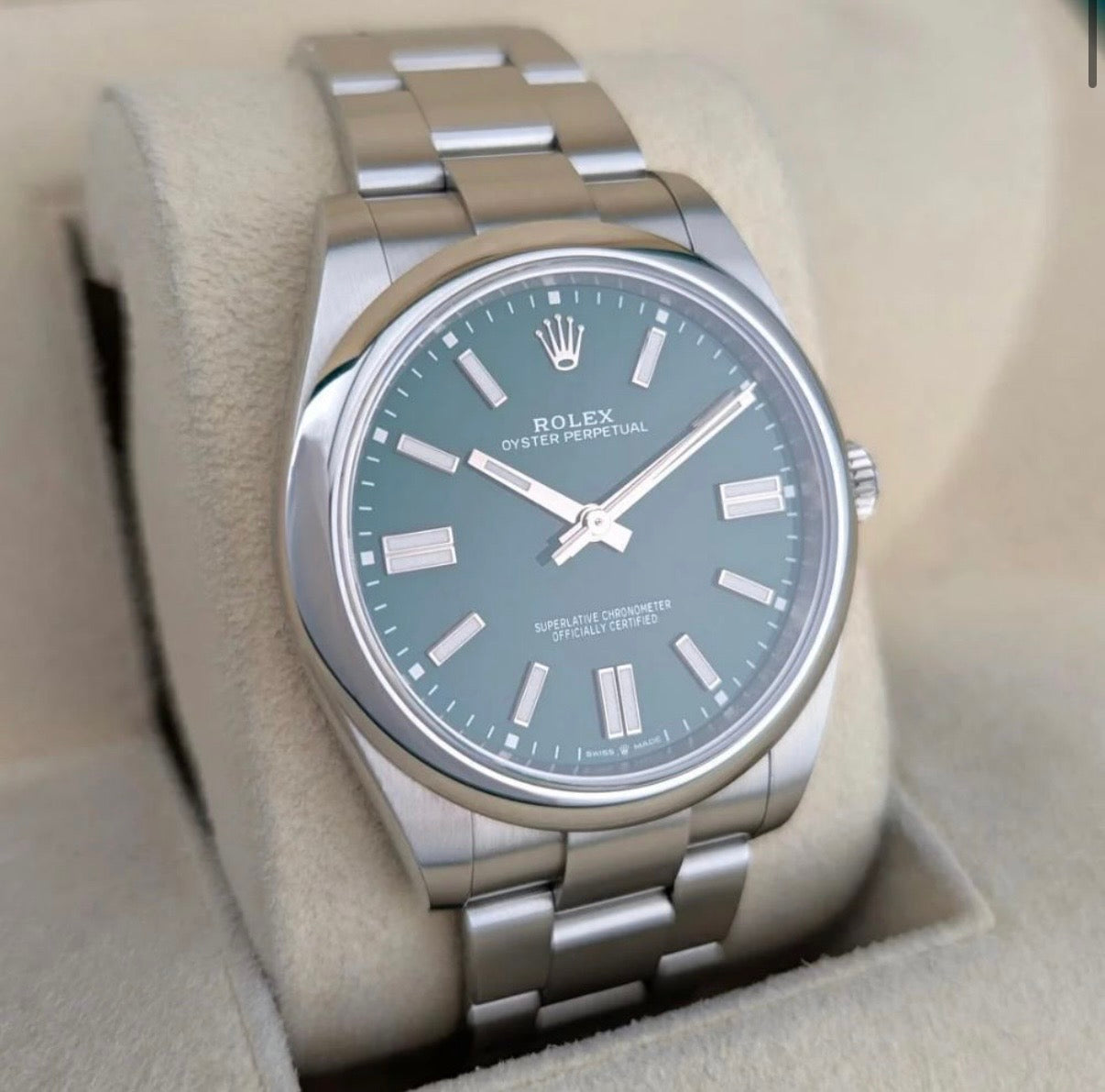 Rolex Oyster Perpetual 41 Green Dial 124300 – 2023 Full Set