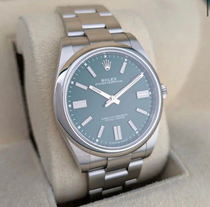 Rolex Oyster Perpetual 41 Green Dial 124300 – 2023 Full Set
