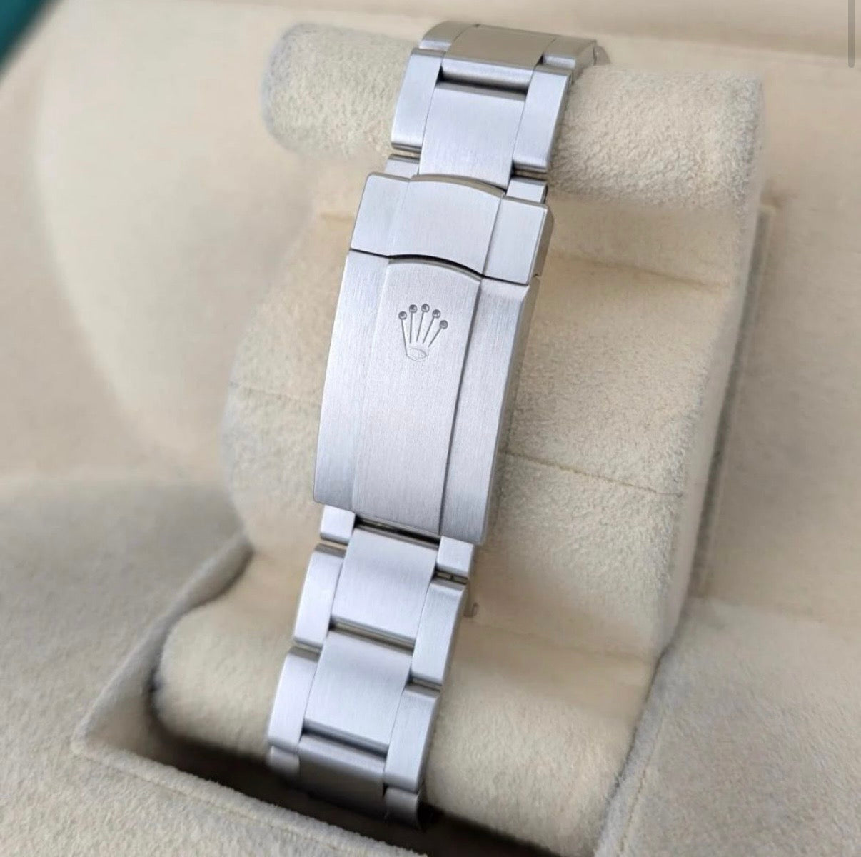 Rolex Oyster Perpetual 41 Green Dial 124300 – 2023 Full Set